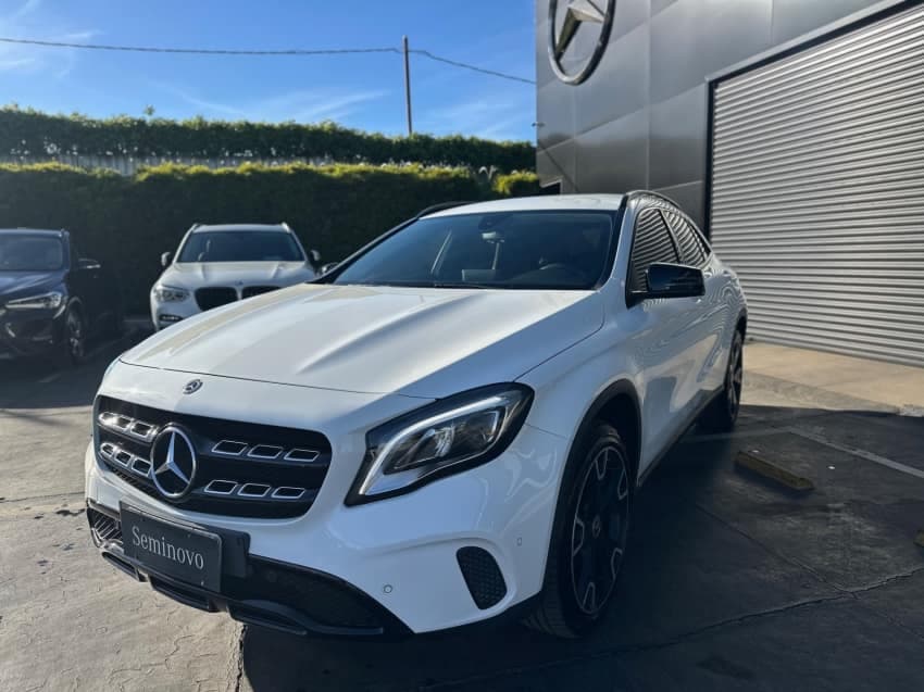 Mercedes-benz Gla 200 1.6 Cgi Flex Night 7g-dct 4p Automatico 2019