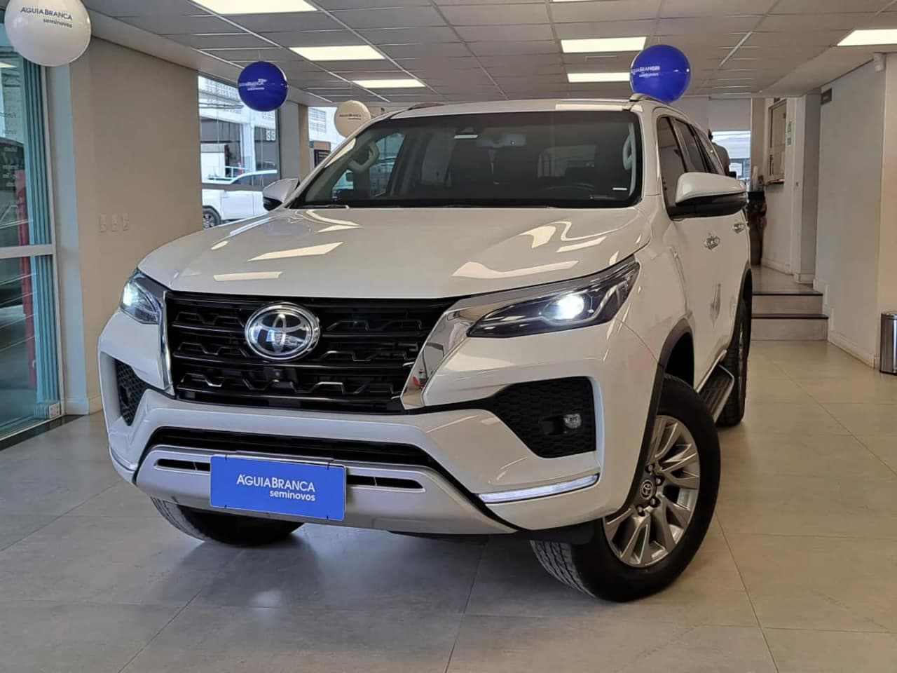Toyota Hilux 2.8 D-4D TURBO DIESEL SRX 4X4 AUTOMÁTICO