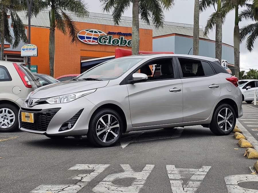 Toyota Yaris 1.5 XS AUTOMÁTICO+MULTIMÍDIA E 40.000KM
