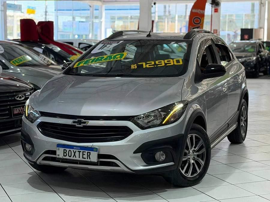 Chevrolet Onix 1.4 MPFI ACTIV TOP DE LINHA C/ BAIXA KM