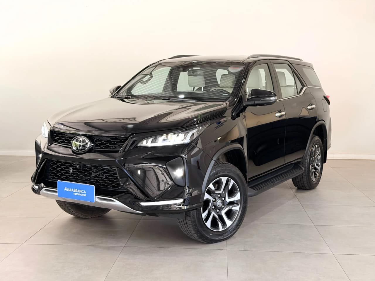 Toyota Hilux 2.8 D-4D TURBO DIESEL DIAMOND 7L 4X4 AUTOMÁTICO