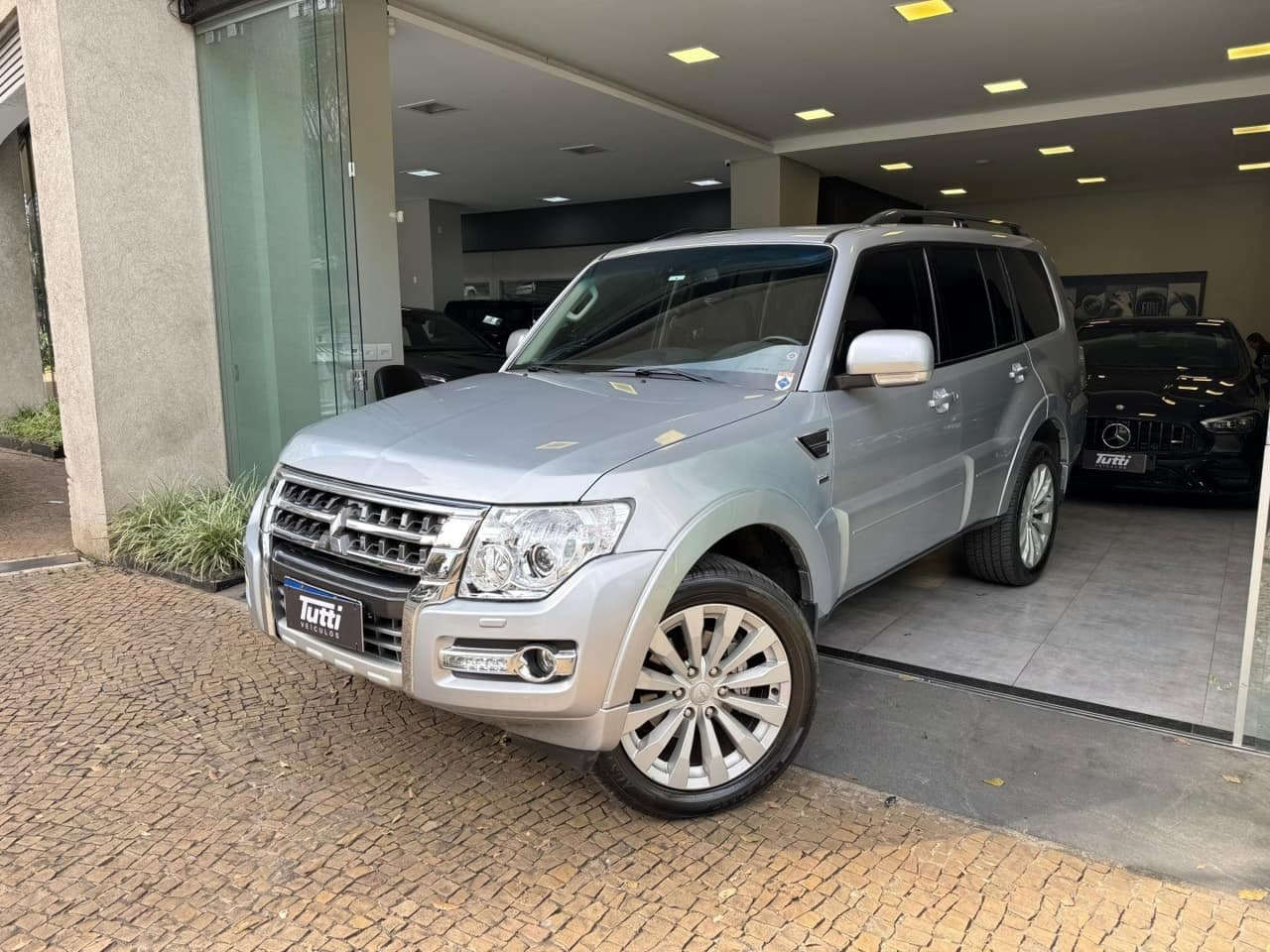 Mitsubishi Pajero 3.8 HPE 4X4 V6 24V GASOLINA 4P AUTOMÁTICO