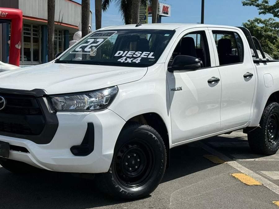 Toyota Hilux 2.8 D-4D TURBO DIESEL CD POWER PACK 4X4 MANUAL