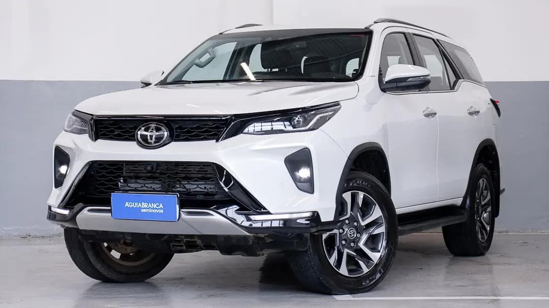 Toyota Hilux 2.8 D-4D TURBO DIESEL SRX PLATINUM 4X4 AUTOMÁTICO