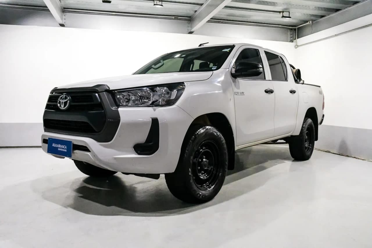 Toyota Hilux 2.8 D-4D TURBO DIESEL CD POWER PACK 4X4 MANUAL