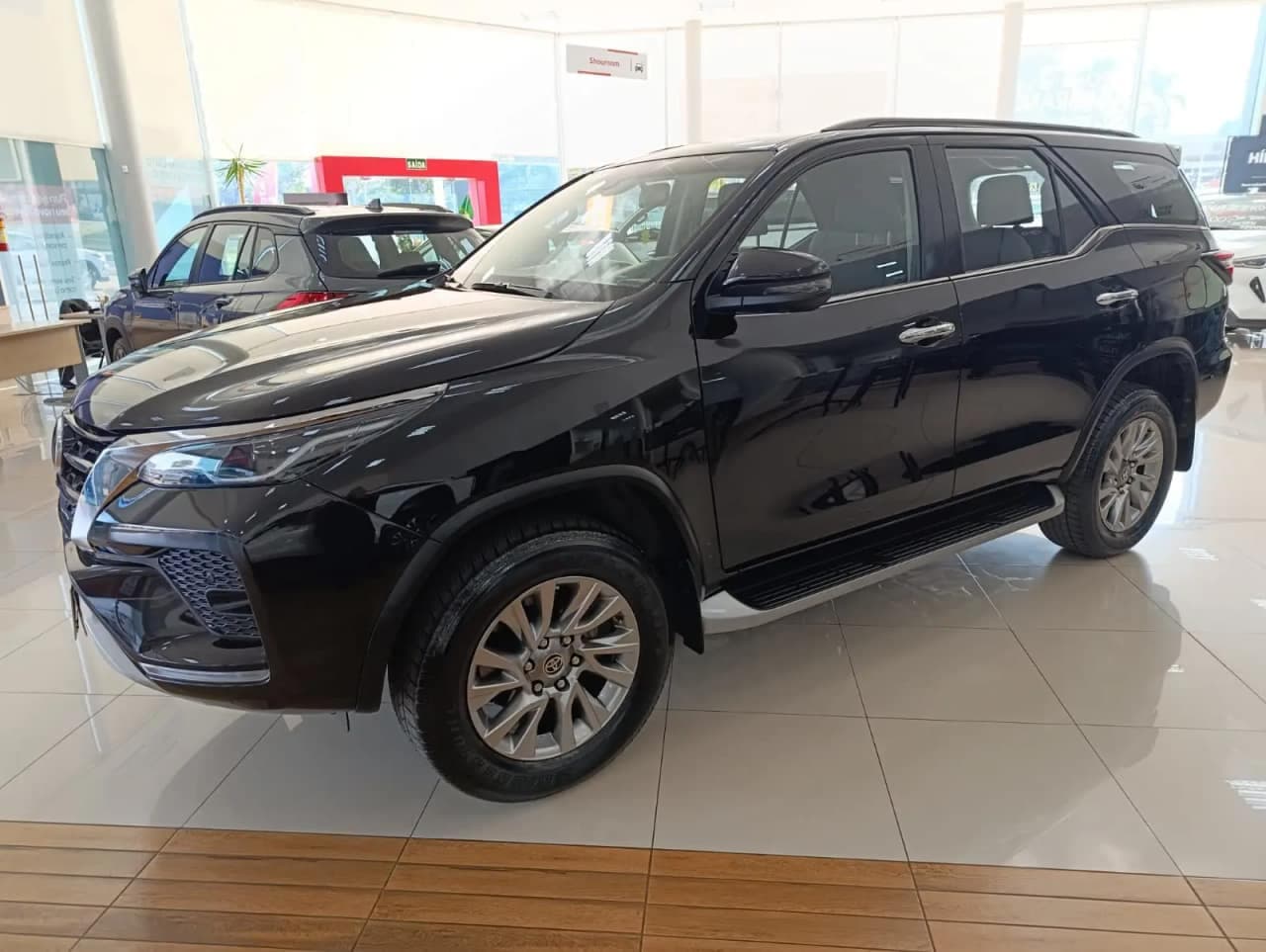Toyota Hilux 2.8 D-4D TURBO DIESEL SRX 7L 4X4 AUTOMÁTICO