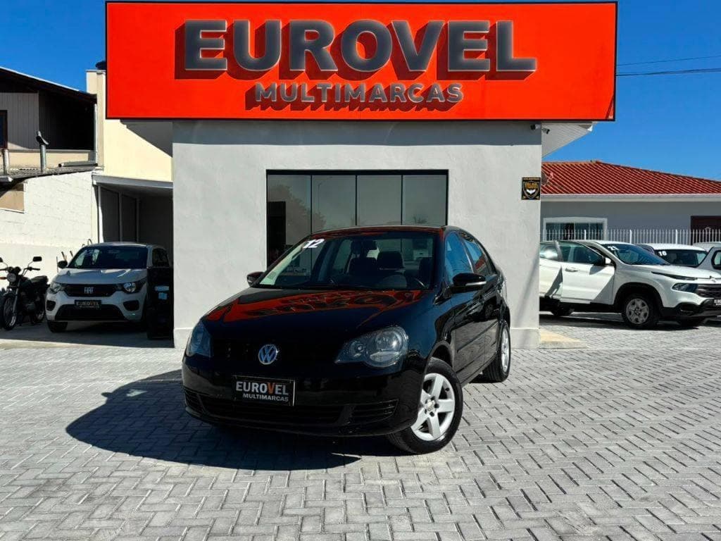 Volkswagen Polo Sedan 1.6 Mi Total Flex 8V 4p