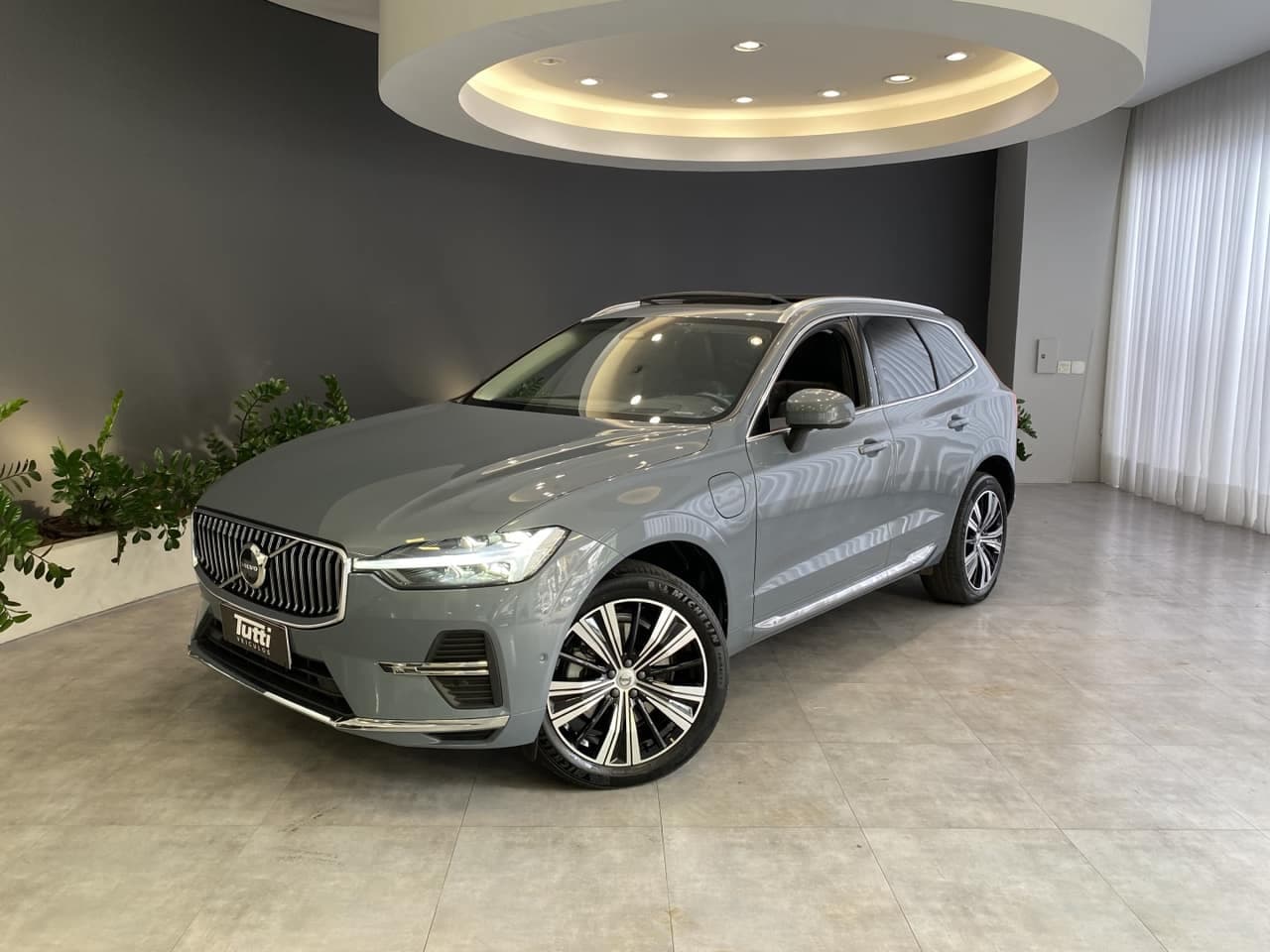 Volvo XC60 2.0 T8 HYBRID INSCRIPTION AWD GEARTRONIC