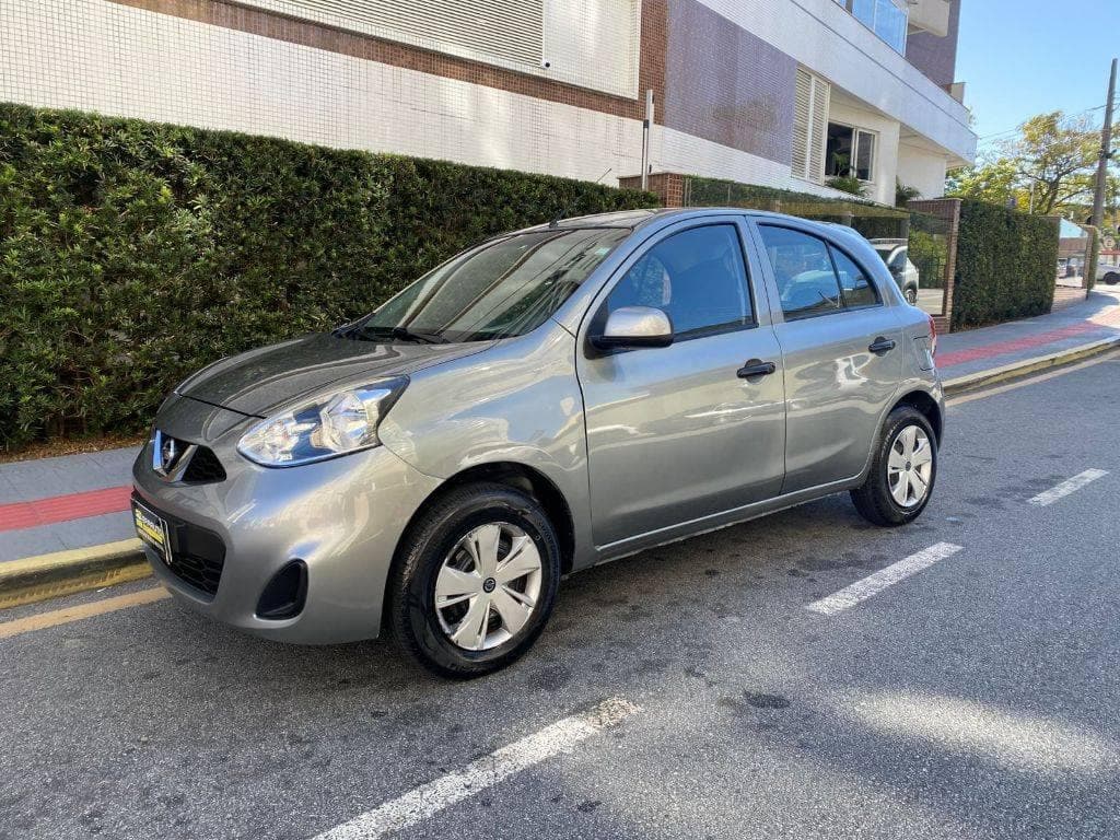 Nissan March S 1.0 12V Flex 5p