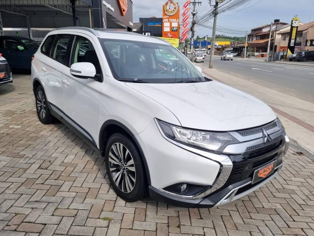 Mitsubishi Outlander HPE 2.0 AUTOMÁTICA 7 LUGARES