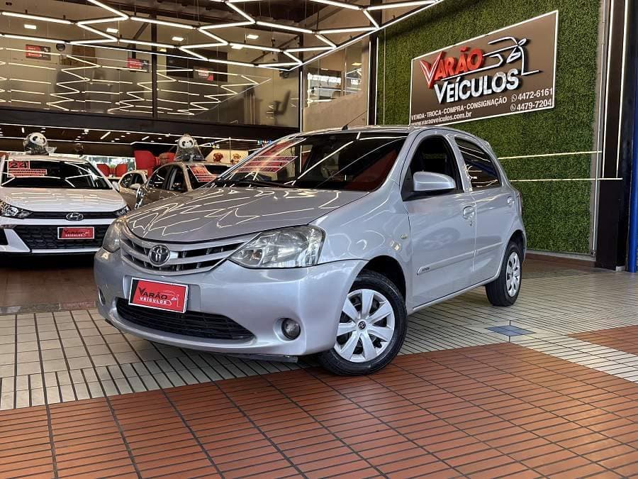 Toyota Etios 1.3 X FLEX - MANUAL - COMPLETO