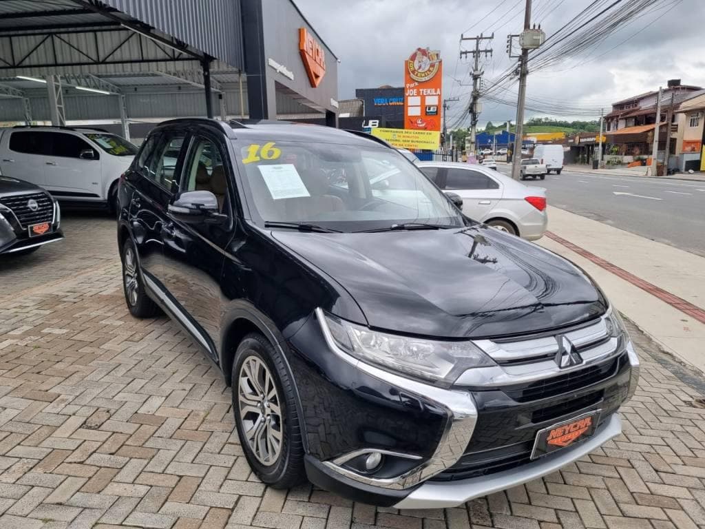Mitsubishi Outlander 2.2 4X4 DIESEL AUTOMÁTICA