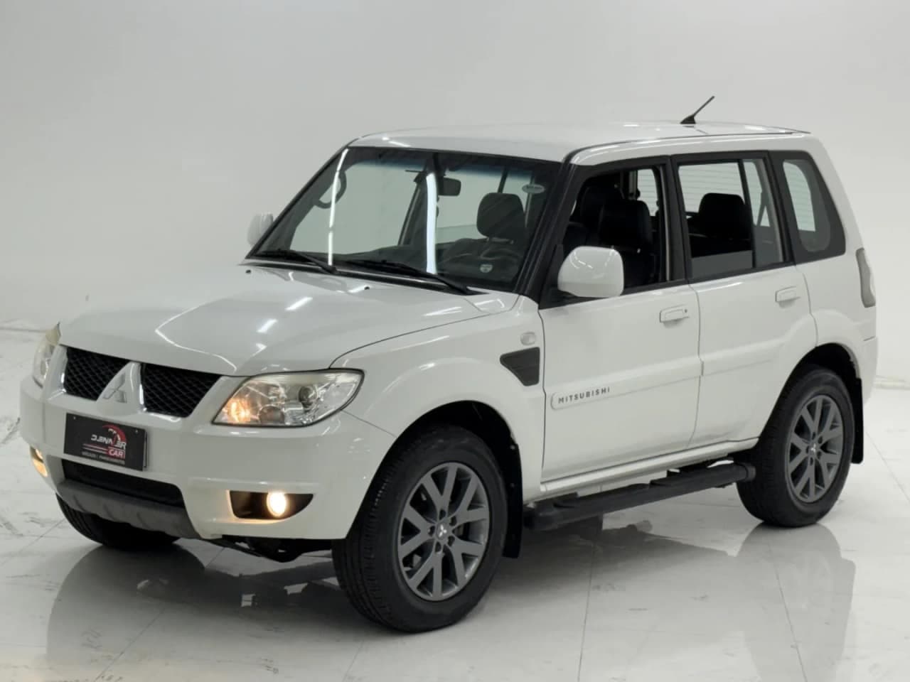 Mitsubishi Pajero 2.0 4X2 16V 140CV FLEX 4P AUTOMÁTICO