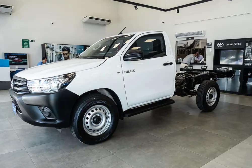 Toyota Hilux 2.8 D-4D TURBO DIESEL CS 4X4 AUTOMÁTICO