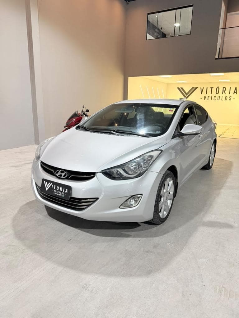 Hyundai Elantra GLS 1.8 16V Aut.