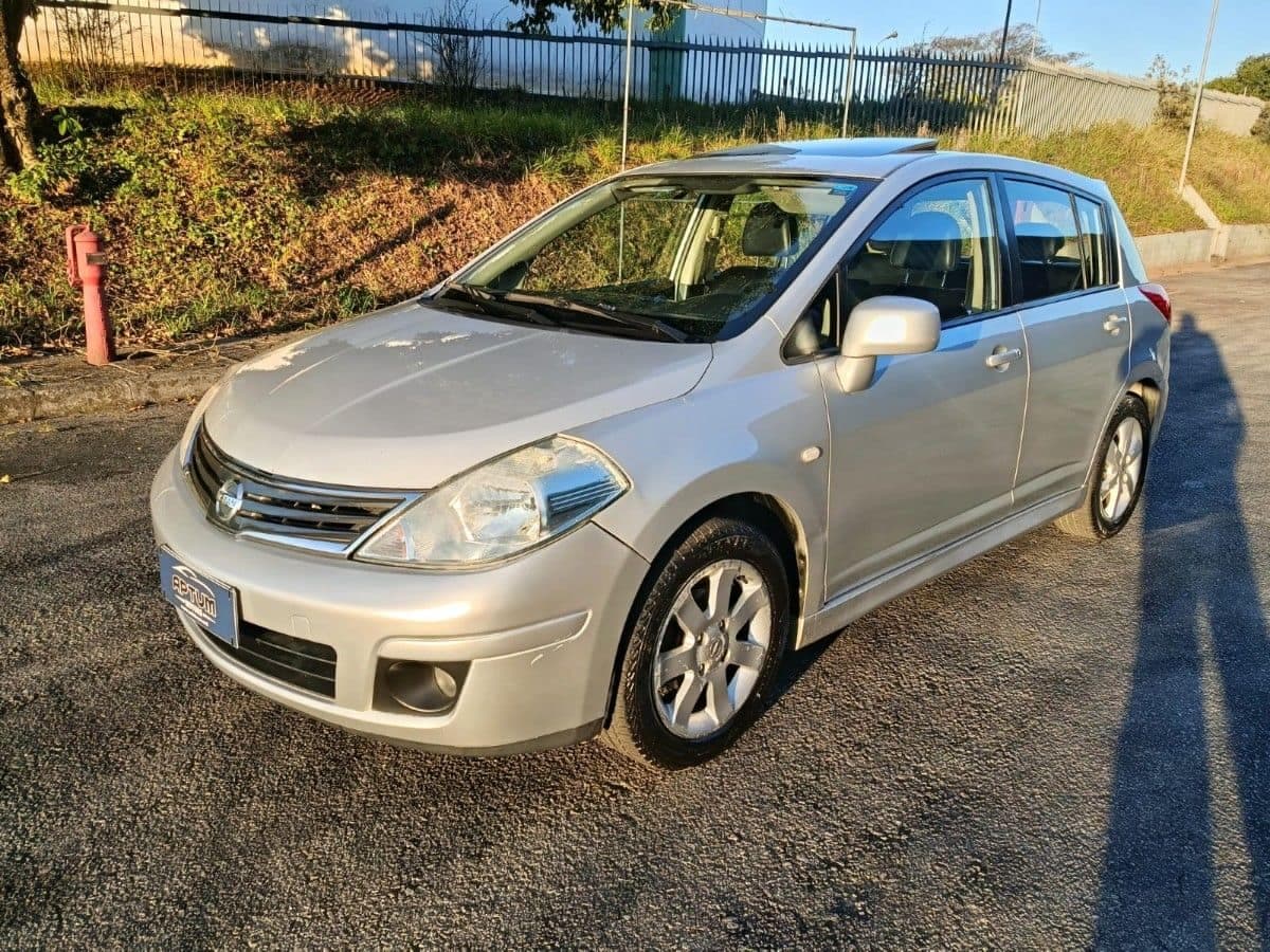Nissan Tiida 1.8 SL 16V FLEX 4P AUTOMÁTICO