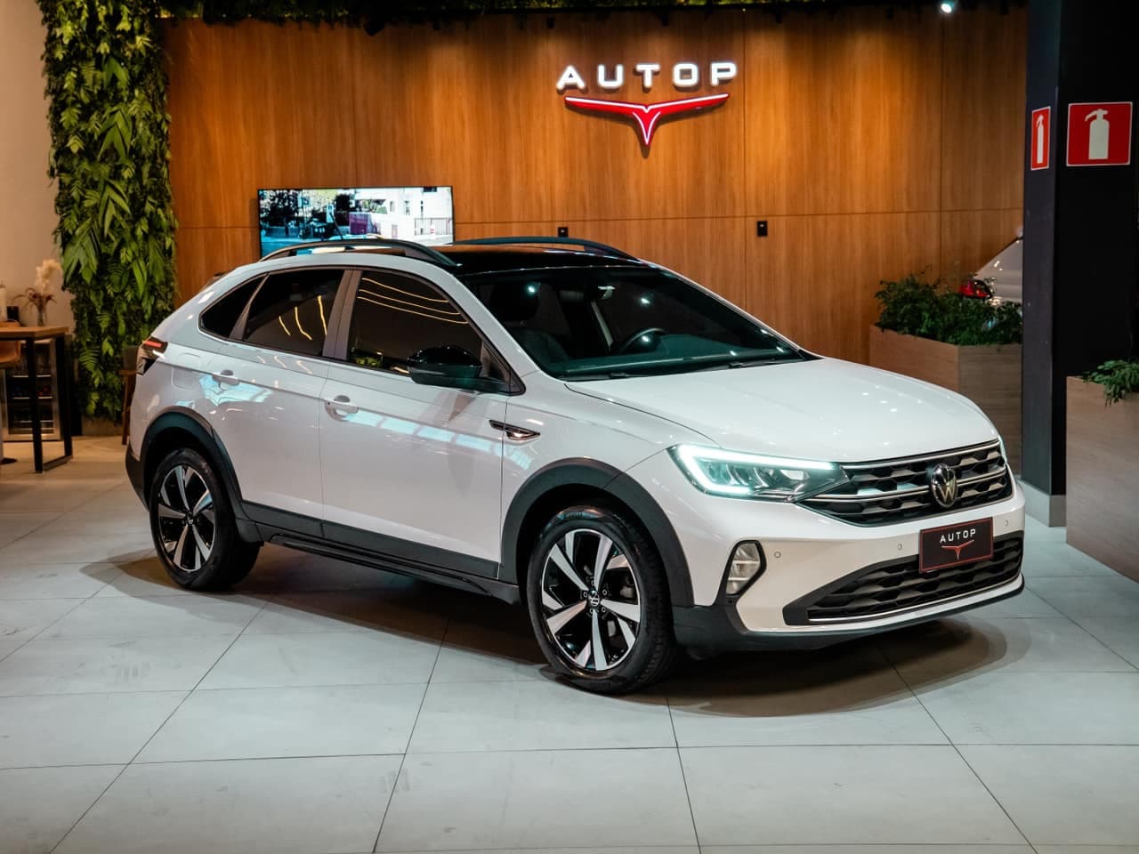 Volkswagen Nivus 1.0 200 TSI TOTAL FLEX HIGHLINE AUTOMÁTICO