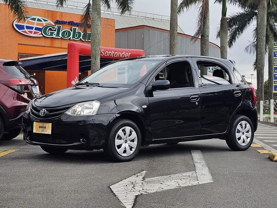 Toyota Etios 1.3 XS COMPLETO+SOM ORIGINAL - OPORTUNIDADE
