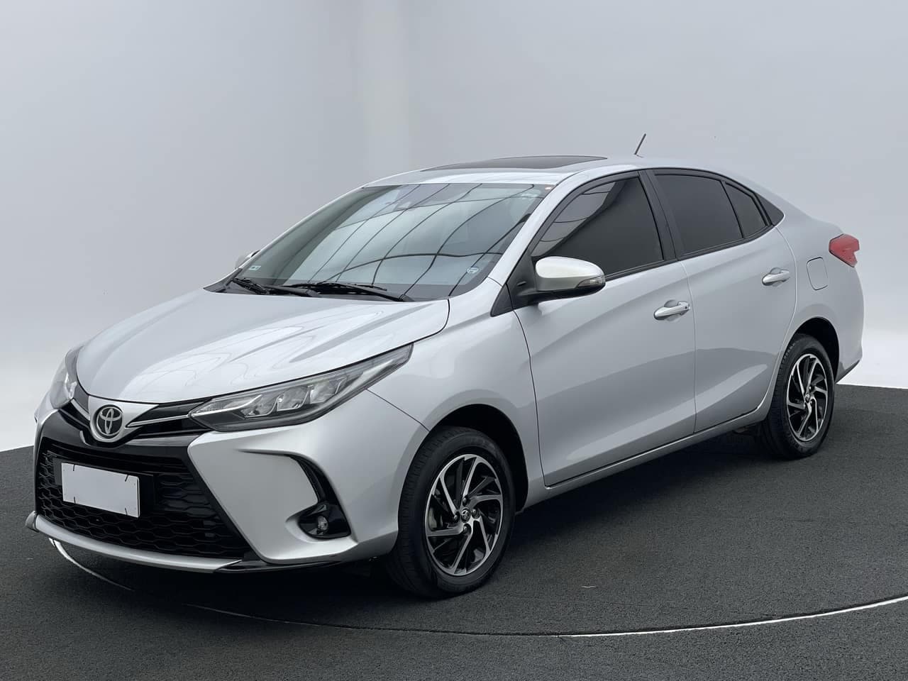 Toyota Yaris YARIS XLS Sedan 1.5 Flex 16V 4p Aut.