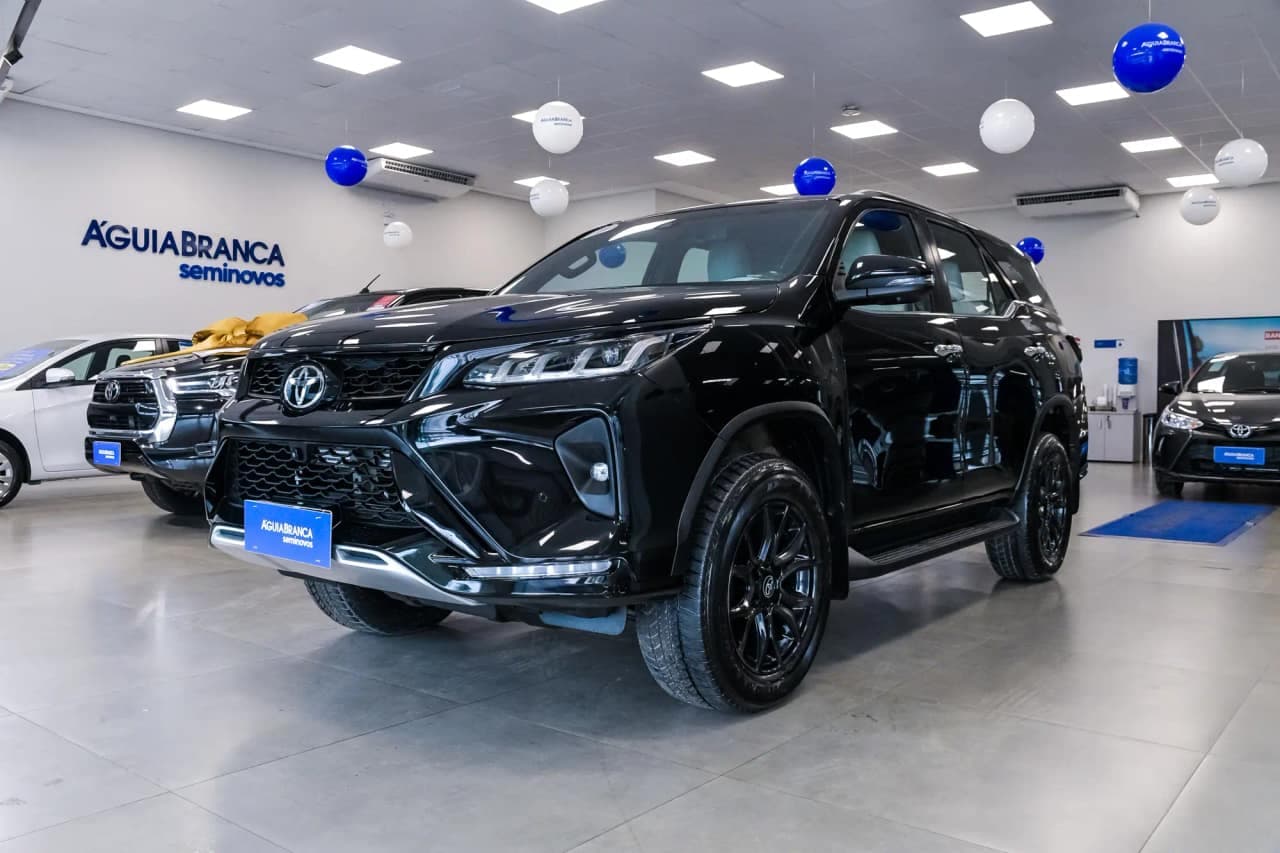 Toyota Hilux 2.8 D-4D TURBO DIESEL DIAMOND 7L 4X4 AUTOMÁTICO