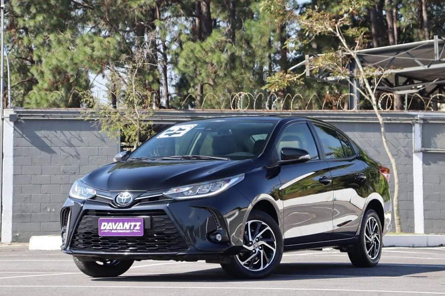 Toyota Yaris XLS 1.5 SEDAN MULTIMIDIA +