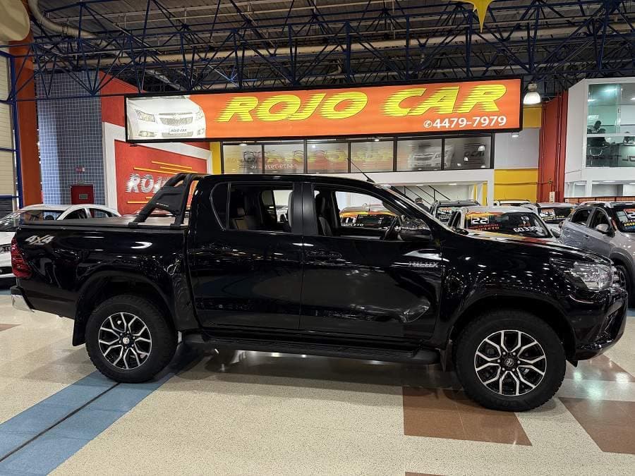 Toyota Hilux 2.8 SRV 4X4 DIESEL CABINE DUPLA BAIXO KM IMPECAVEL