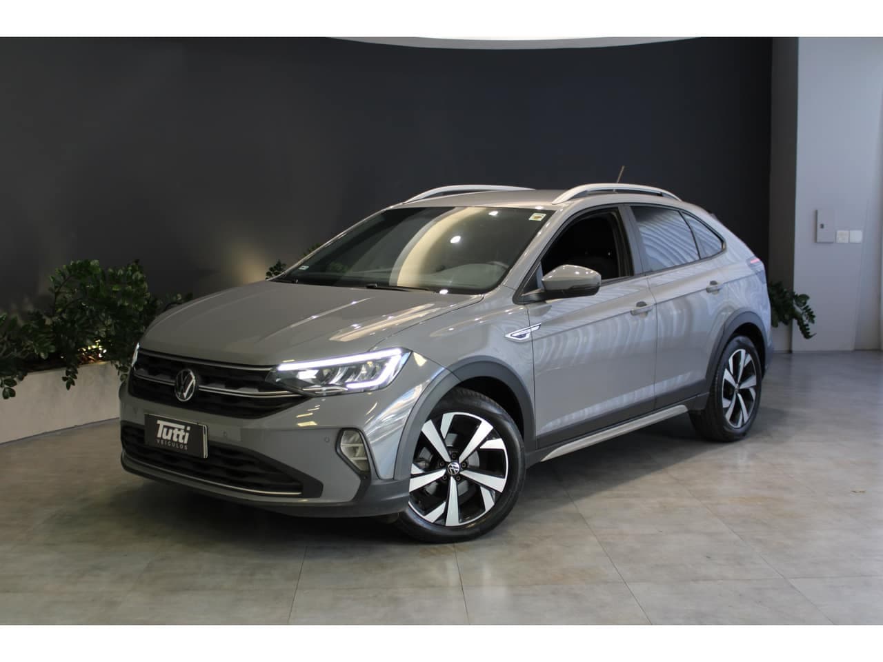 Volkswagen Nivus 1.0 200 TSI TOTAL FLEX HIGHLINE AUTOMÁTICO
