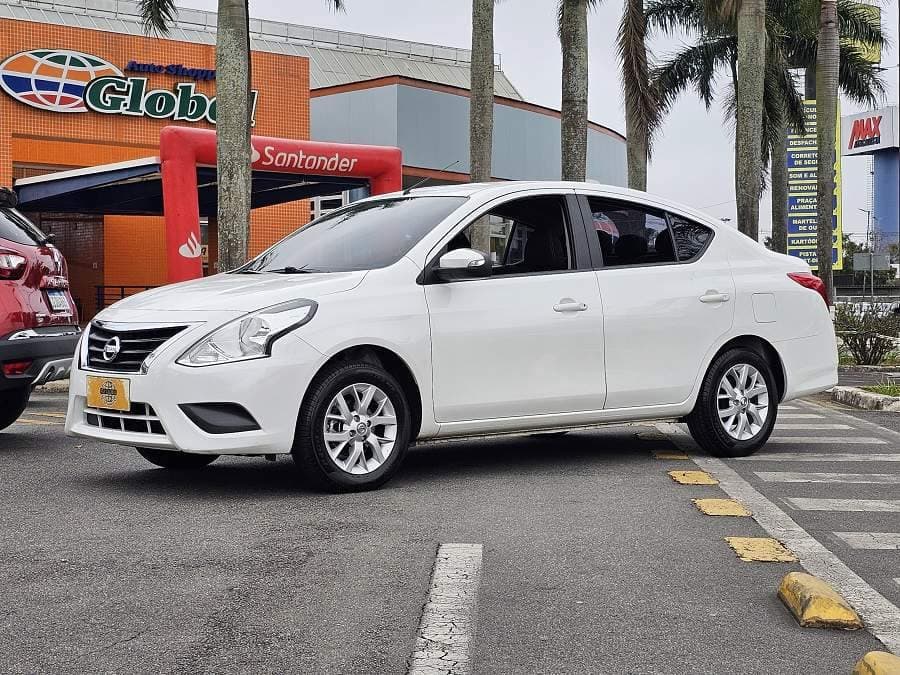 Nissan Versa 1.6 SV CVT+MULTIMÍDIA E APENAS 50.000KM - CONFIRA