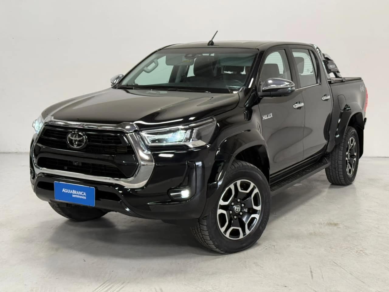 Toyota Hilux 2.8 D-4D TURBO DIESEL CD SRX PLUS 4X4 AUTOMÁTICO