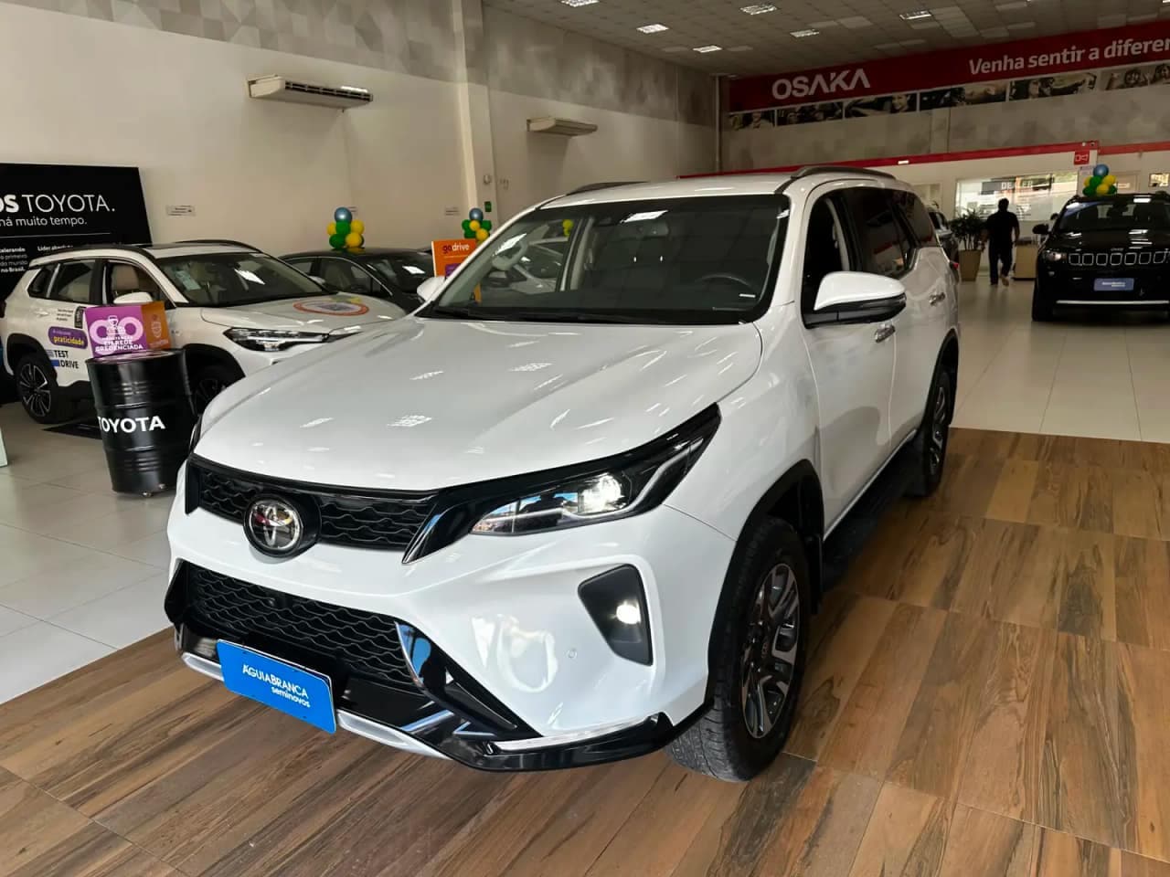Toyota Hilux 2.8 D-4D TURBO DIESEL SRX PLATINUM 7L 4X4 AUTOMÁTICO
