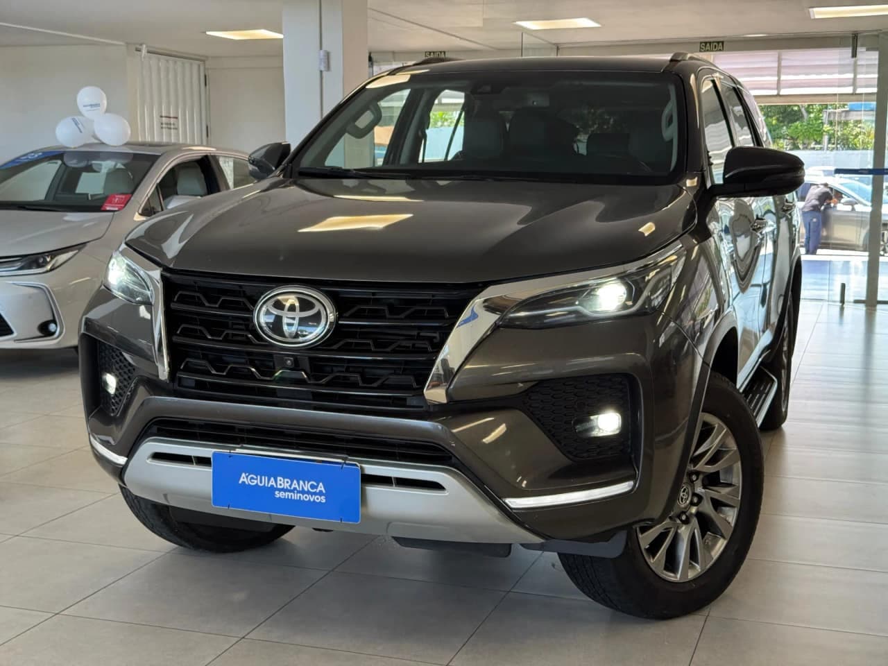 Toyota Hilux 2.8 D-4D TURBO DIESEL SRX 7L 4X4 AUTOMÁTICO