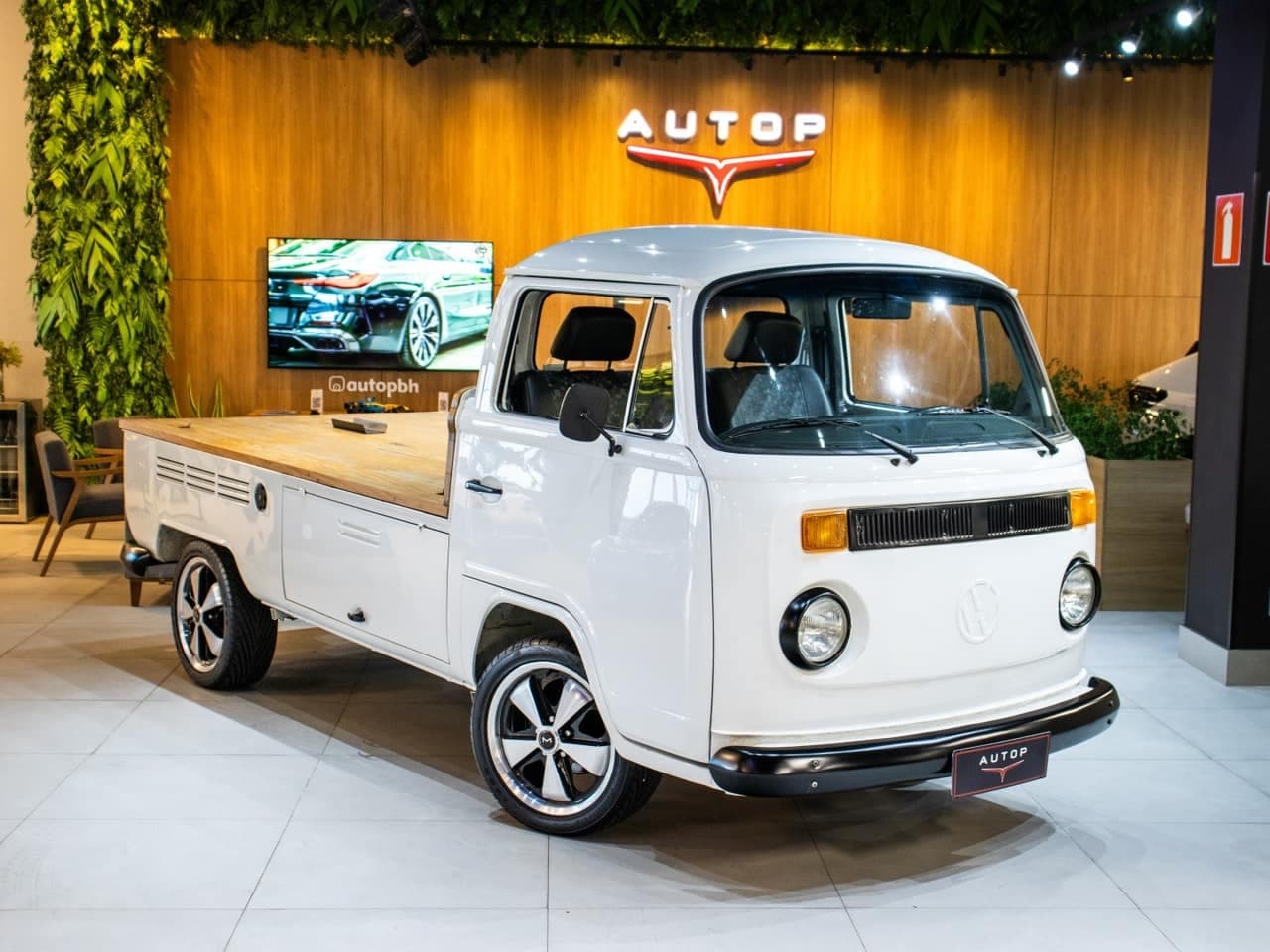Volkswagen Kombi 1.6 MI PICK-UP CS 8V GASOLINA 2P MANUAL