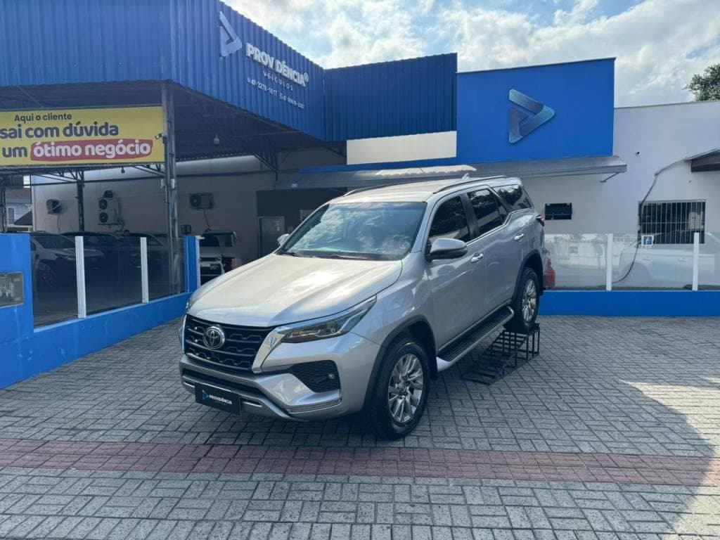 Toyota Sw4 2.8 SRX 4X4 TDI DIESEL AUT. 16V