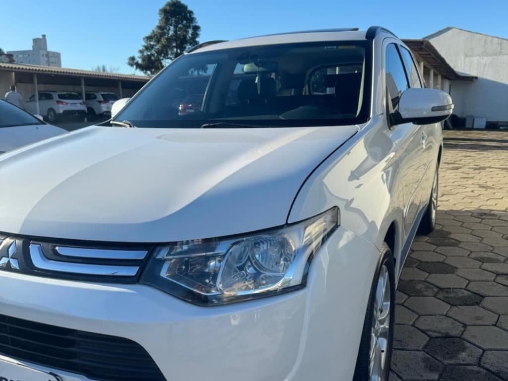 Mitsubishi Outlander completo 2.0 automática