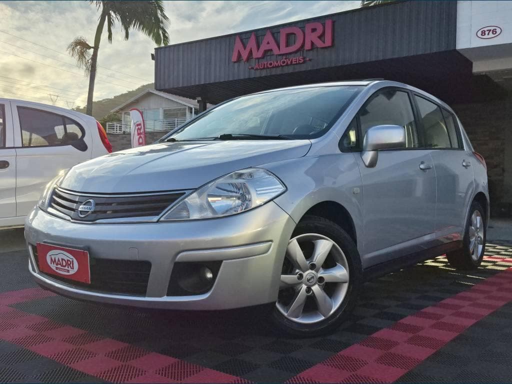 Nissan Tiida 1.8 SL FLEX MEC. 16V