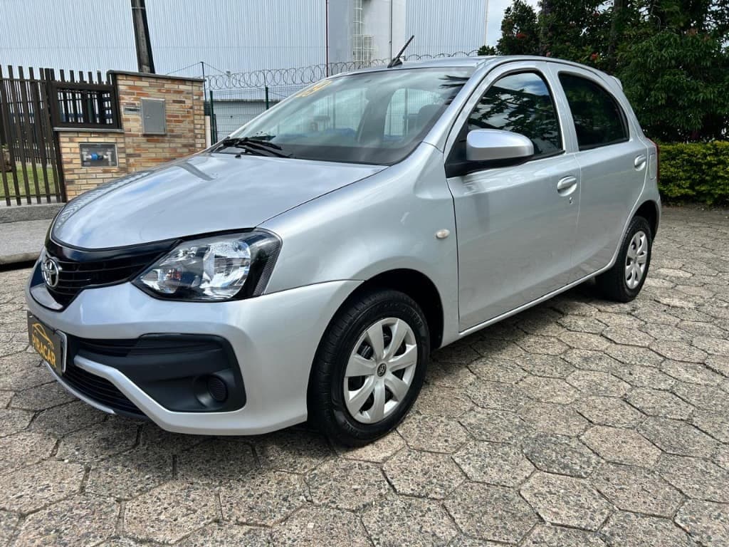 Toyota Etios 1.3 x