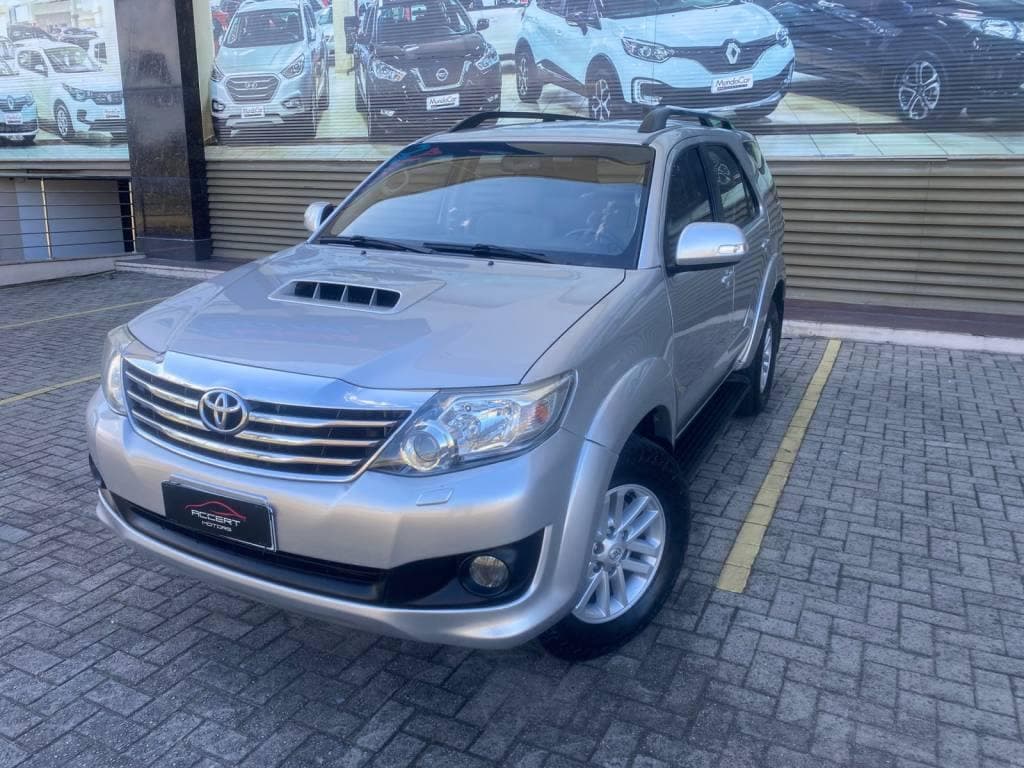Toyota Hilux 3.0 TDI Dies. Aut