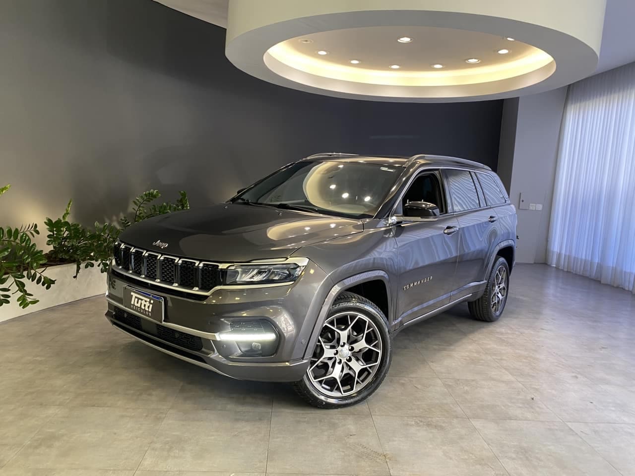 Jeep Commander 2.0 TD380 TURBO DIESEL OVERLAND AT9