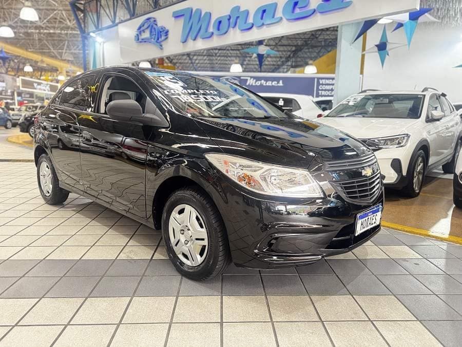 Chevrolet Onix 1.0 LS - COMPLETO - APENAS 78 MIL KM