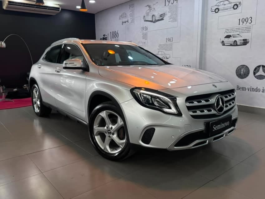 Mercedes-benz Gla 200 1.6 Cgi Flex Advance 7g-dct 4p Automatico 2019