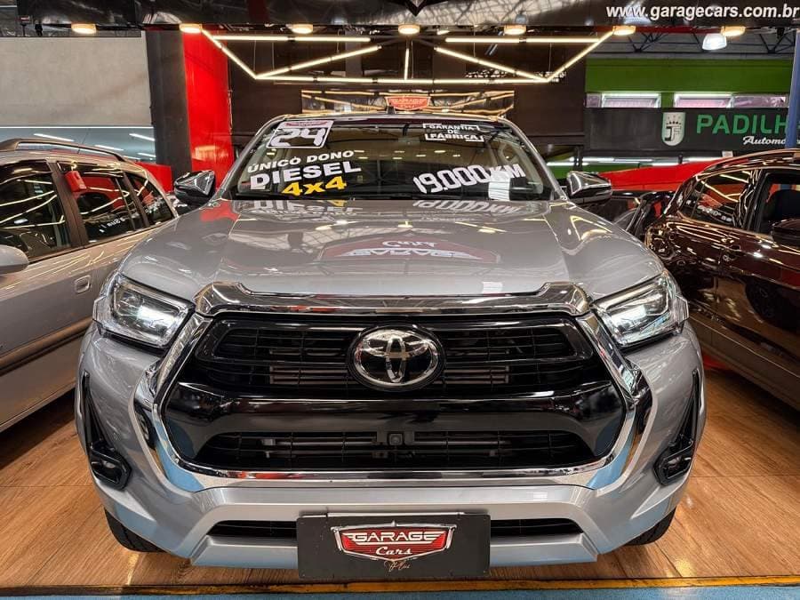 Toyota Hilux SRX PLUS 2.8 TURBO DIESEL 4X4 19 MIL KM APENAS