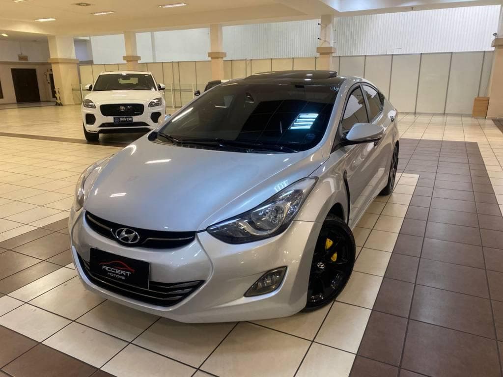 Hyundai Elantra 2.0 8V