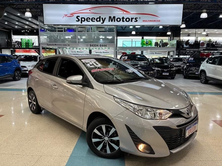 Toyota Yaris YARES XL 1.3 NOVÍSSIMO !!!