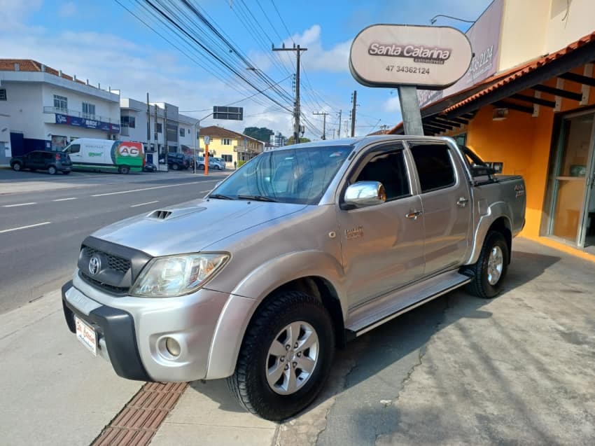 Toyota Hilux 3.0 SRV 4X4 AT