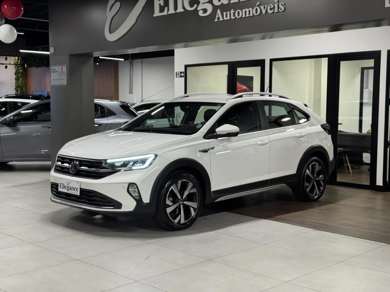 Volkswagen Nivus 1.0 200 TSI TOTAL FLEX HIGHLINE AUTOMÁTICO