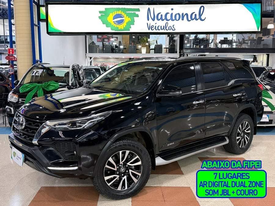 Toyota Hilux SW4 4.0 SRX 4X4 DIESEL **7 LUGARES** AR DIGITAL+COURO