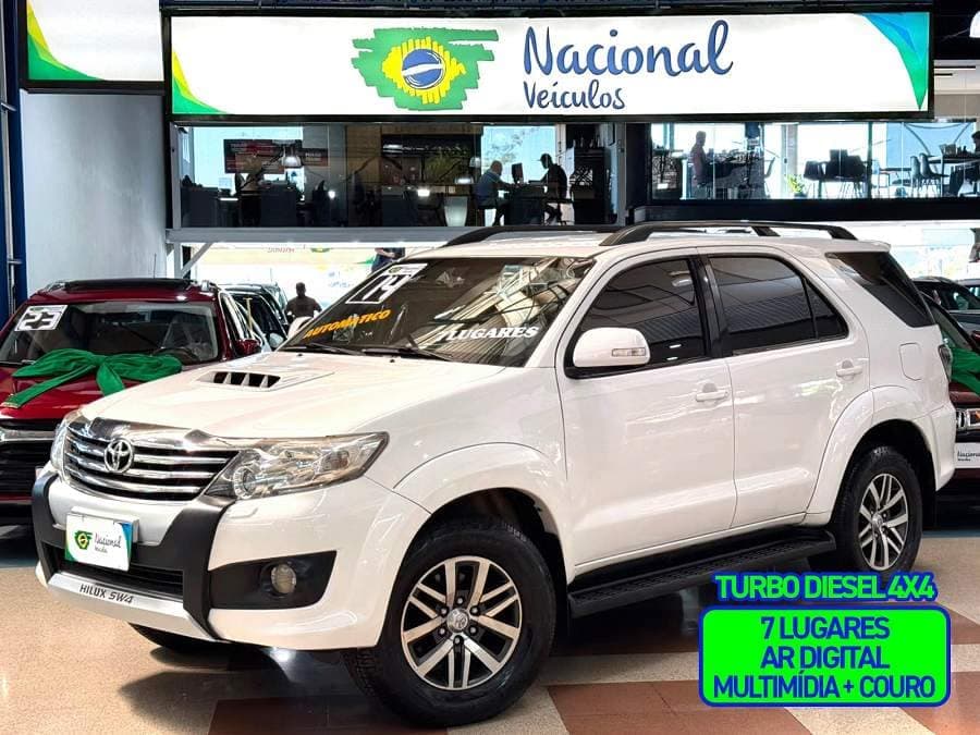 Toyota Hilux SW4 3.0 SRV 7 LUGARES COURO + MULTIMÍDIA