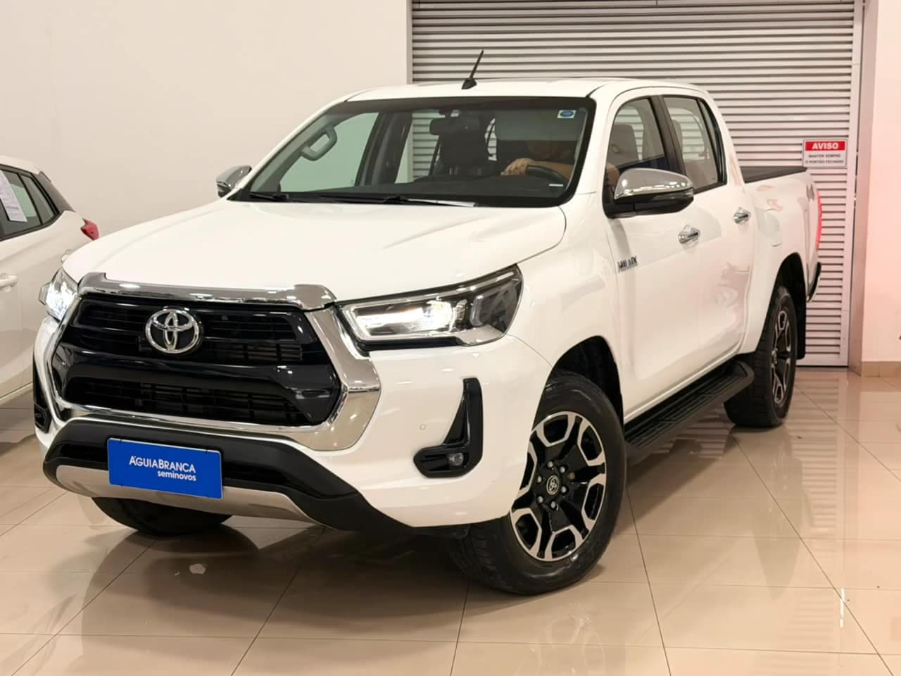 Toyota Hilux 2.8 D-4D TURBO DIESEL CD SRV 4X4 AUTOMÁTICO