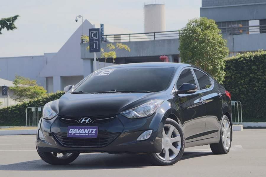 Hyundai Elantra GLS 1.8 GLS + BANCOS DE COURO