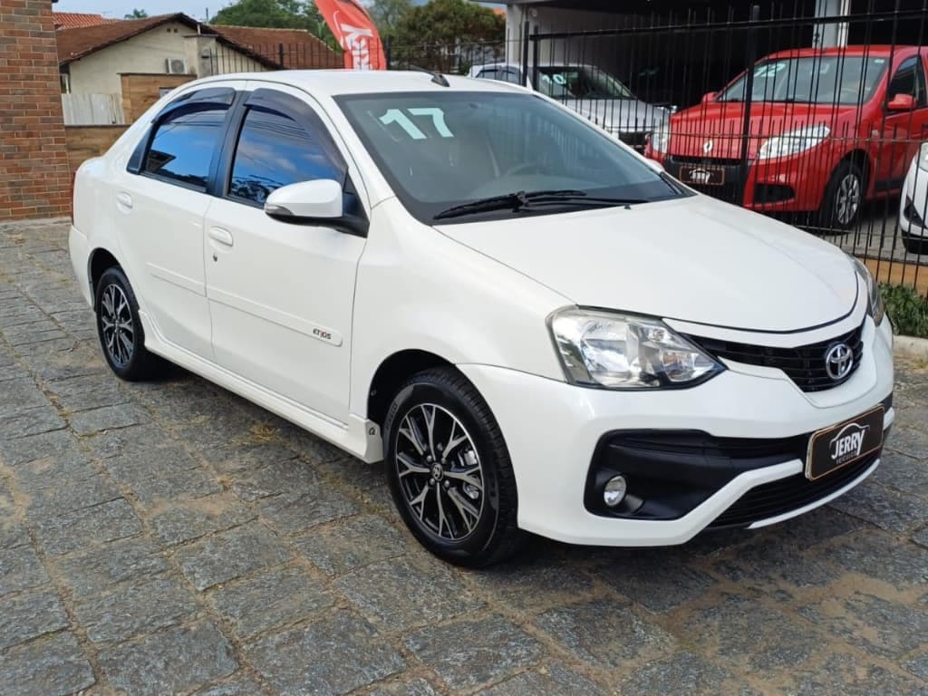 Toyota Etios SEDAN PLATINUM 1.5 AUTOMATICO